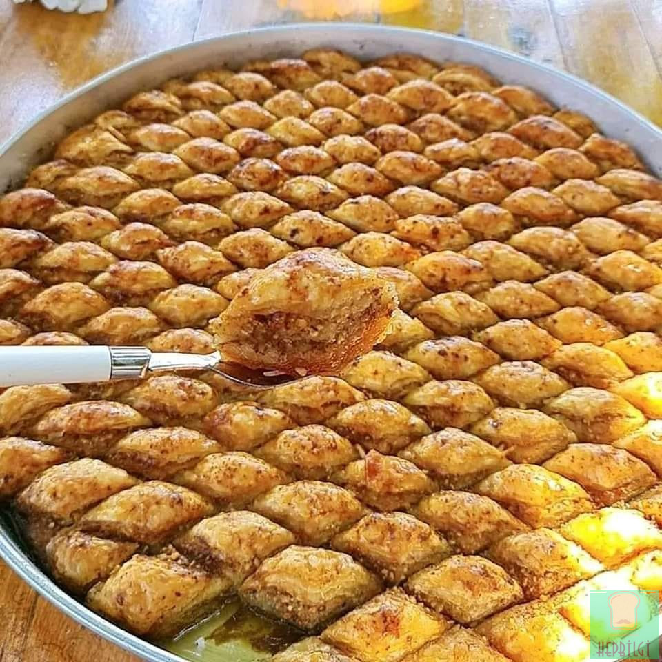 Annemin Cevizli Ev Baklavası Tarifi - 2