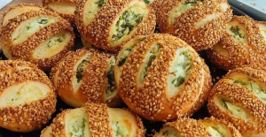 10 Dakikada Mayasız Çıtır Simit Poğaça Tarifi