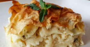 Kek Kalıbında Makarnalı Börek Tarifi