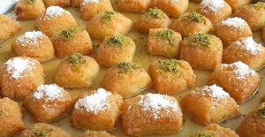 Lokmalık İrmik Tatlısı Tarifi