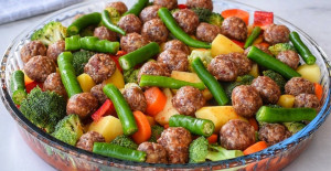 Az Kıymayla Bol Lezzetli Sebzeli Ana Yemek Tarifi