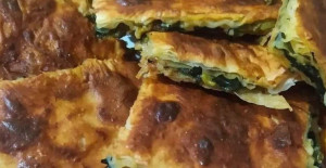 Hazır Yufkadan Pratik Ispanaklı Börek Tarifi