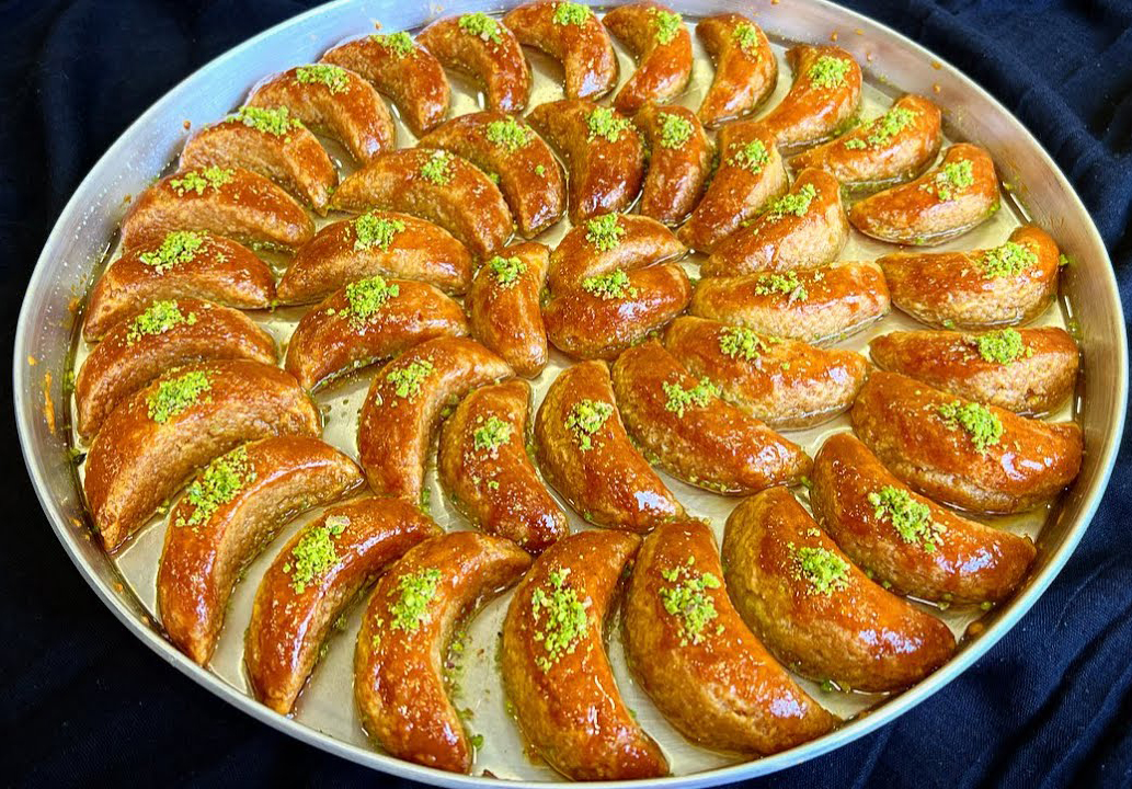Çok Lezzetli Ay Tatlısı Tarifi - 1