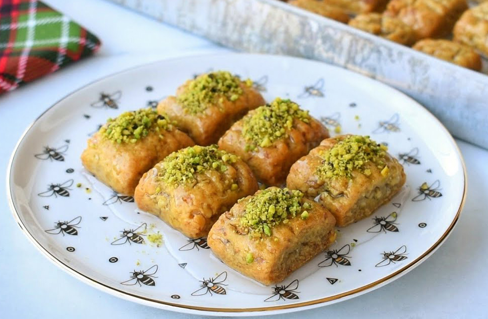 Baklava Lezzetinde Kıyır Kıyır Şerbetli Tatlı Tarifi - 1