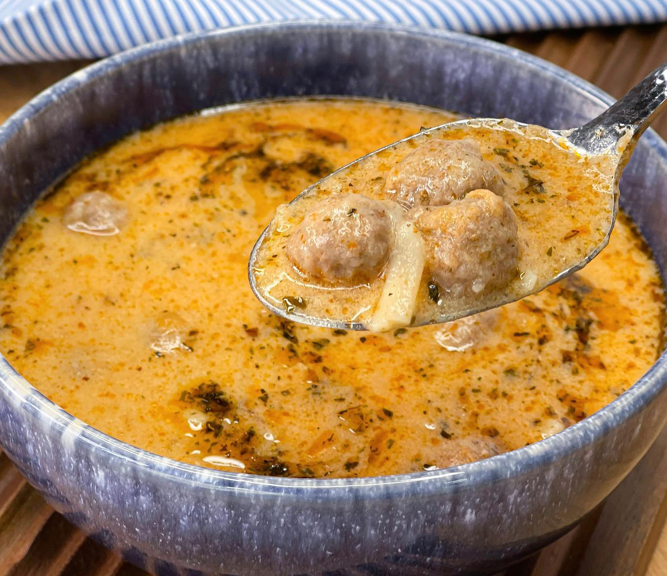 Erişteli Köfteli Çorba Tarifi - 1