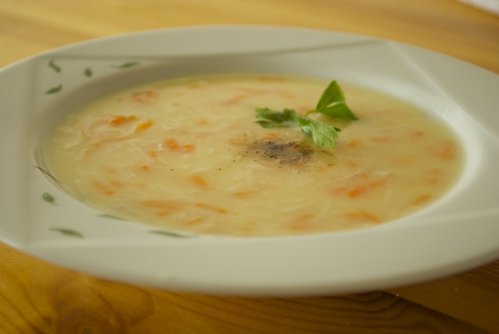 Bademli Kremalı Şehriye Çorbası Tarifi - 4