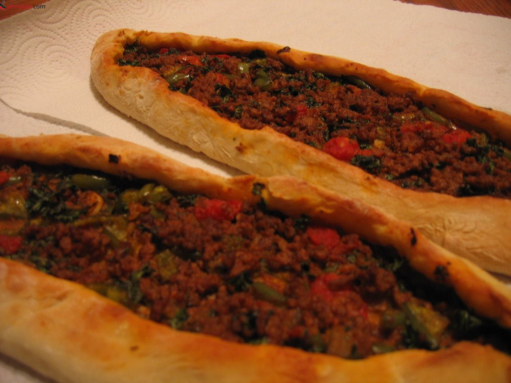 Kıymalı Pide Tarifi - 2