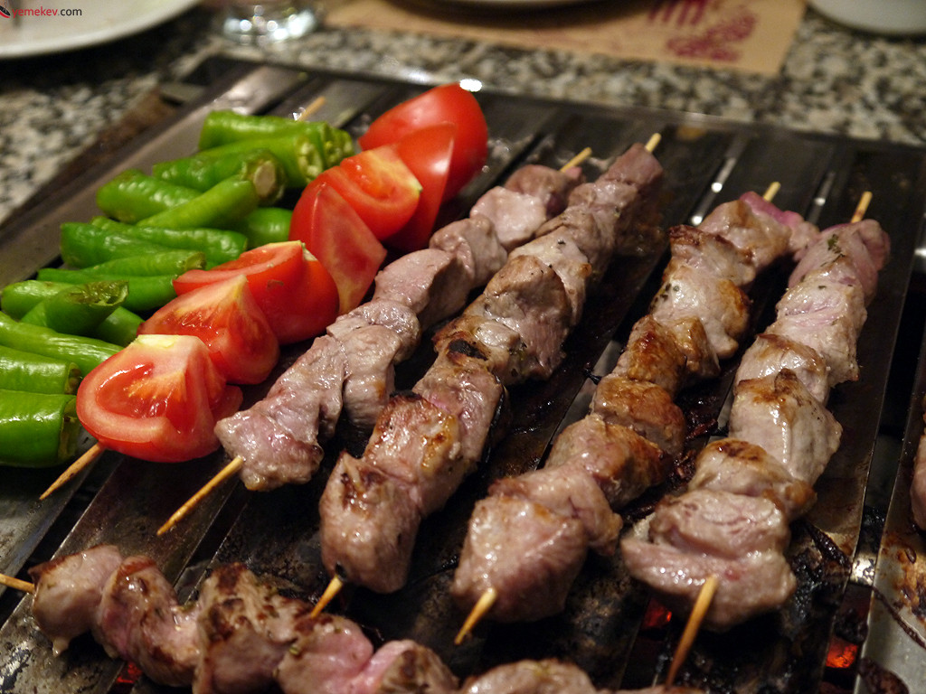 Terbiyeli Kuzu Şiş Tarifi - 1